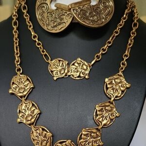 Patricia Nash 16-20 inch necklace and reversible matching earrings